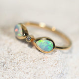 crystal opal ring in 18ct yellow gold