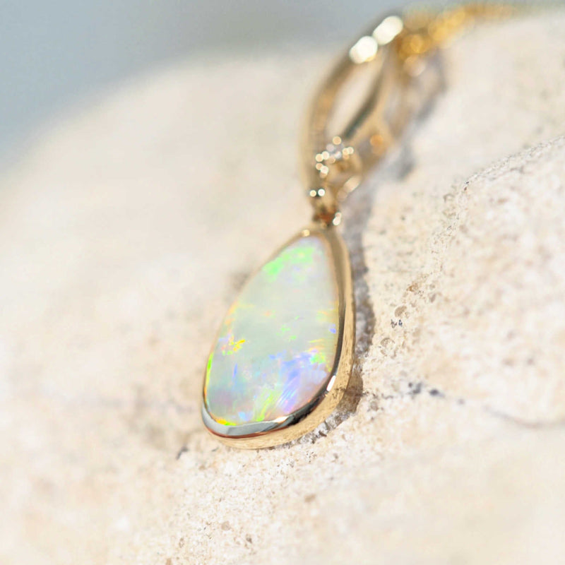 crystal opal 14ct gold pendant