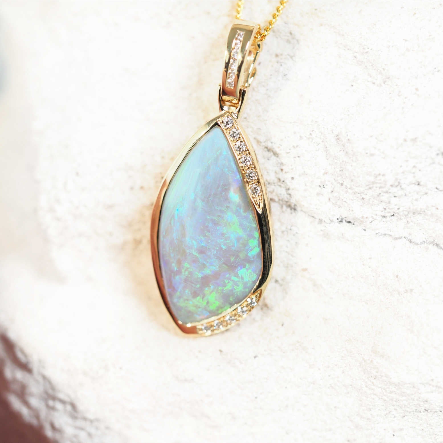 gold pendant crystal opal