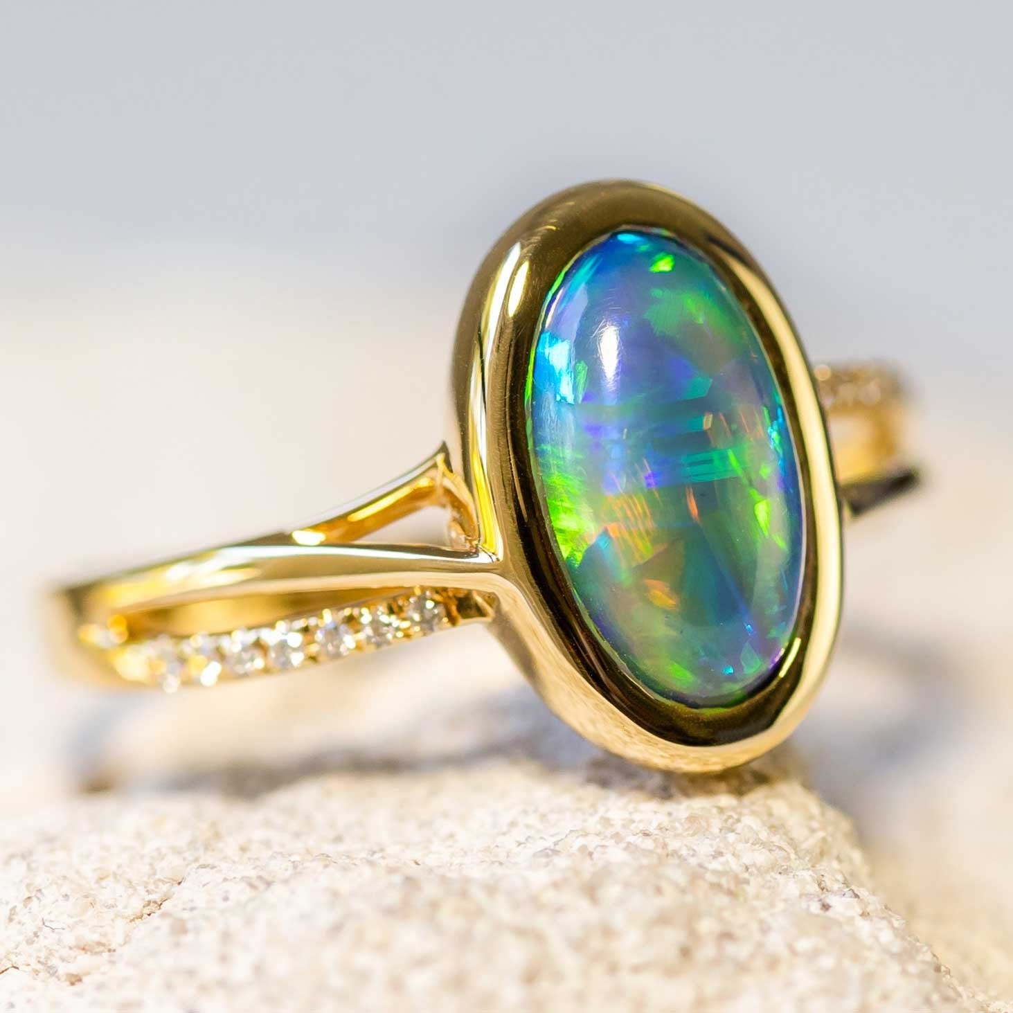 beautiful lightning ridge black opal gold ring