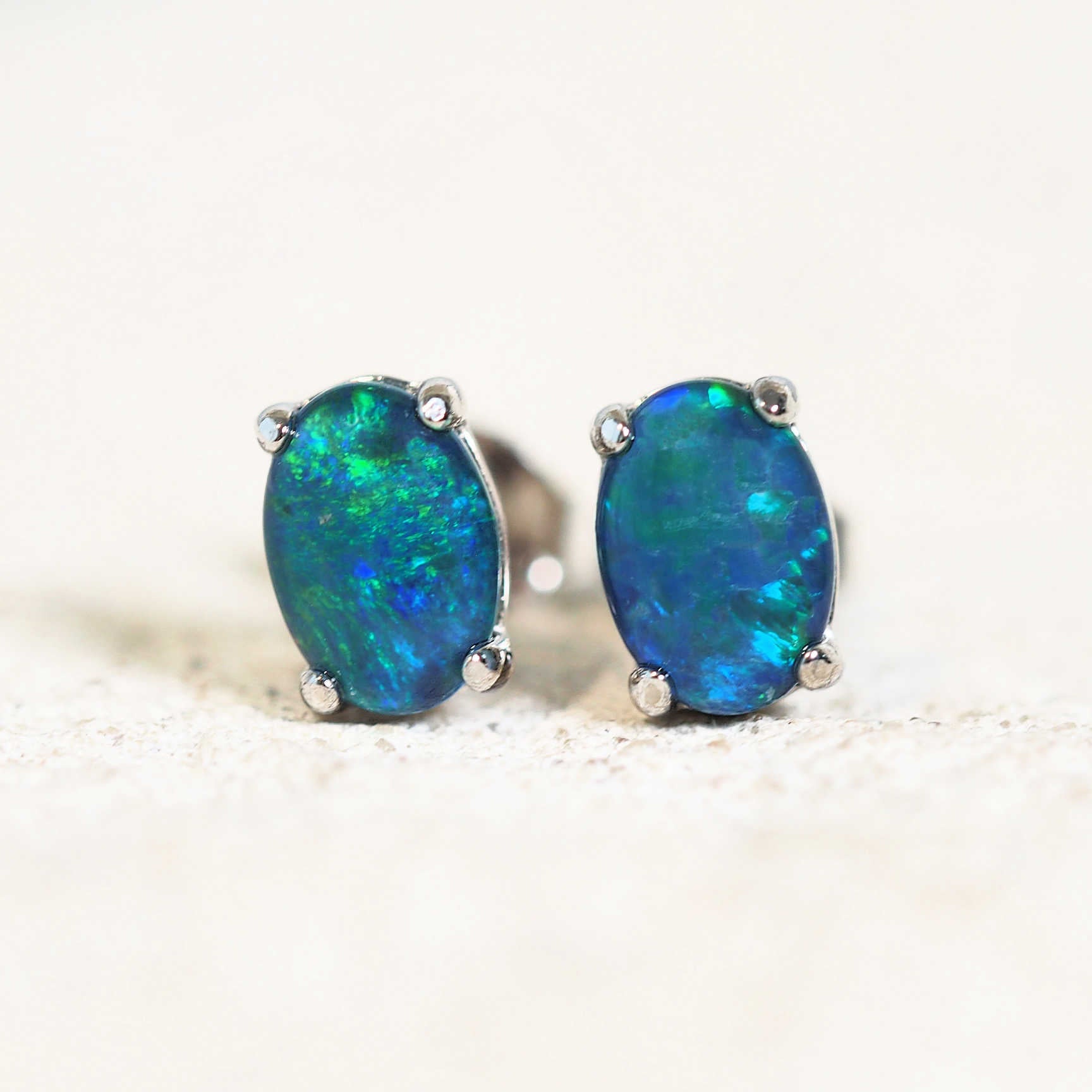 oval australia triplet opal silver earrings